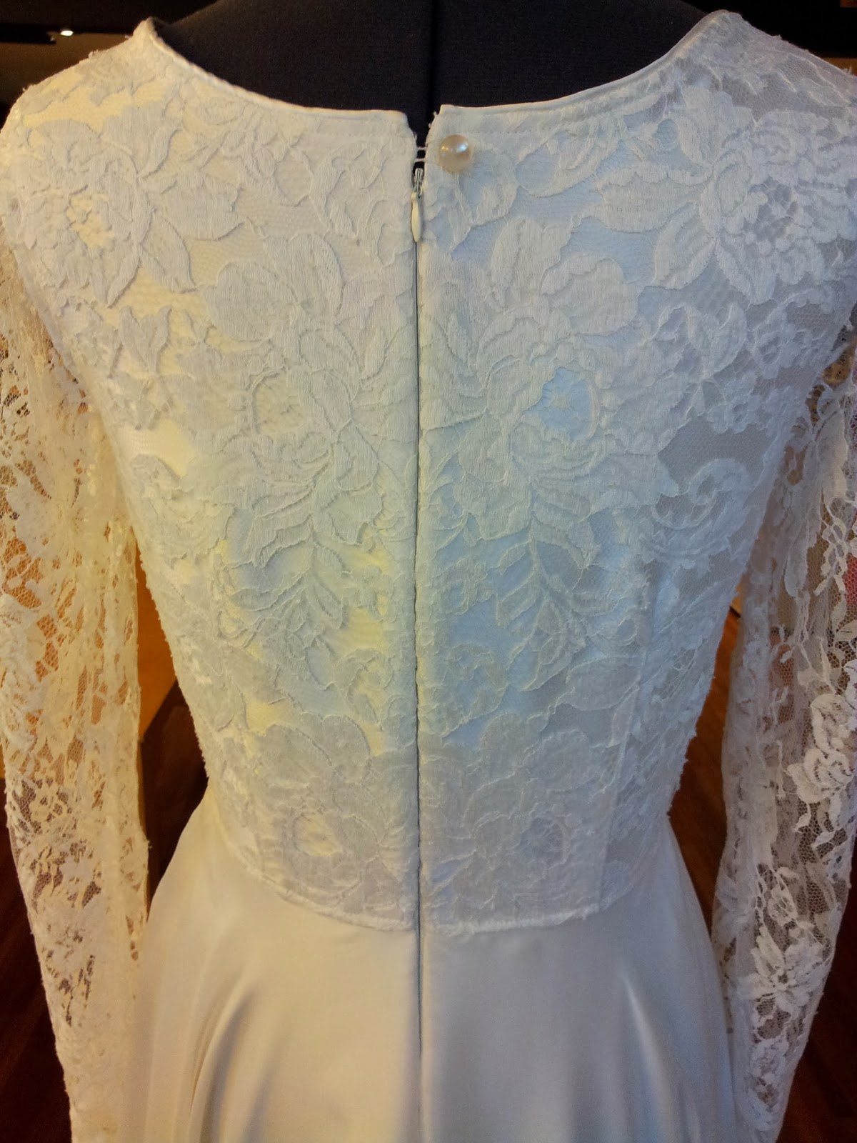 Mes premiers pas avec ma machine à coudre Une robe de Mariée si si