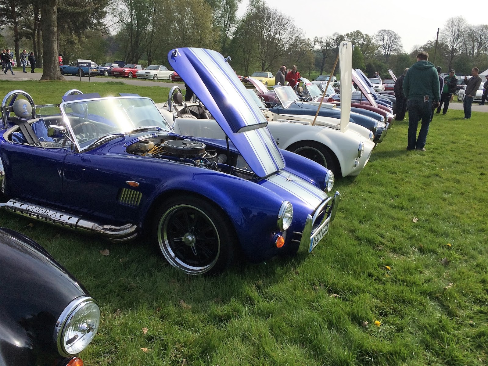 Building a Gardner Douglas 427 AC Cobra replica classic sports car