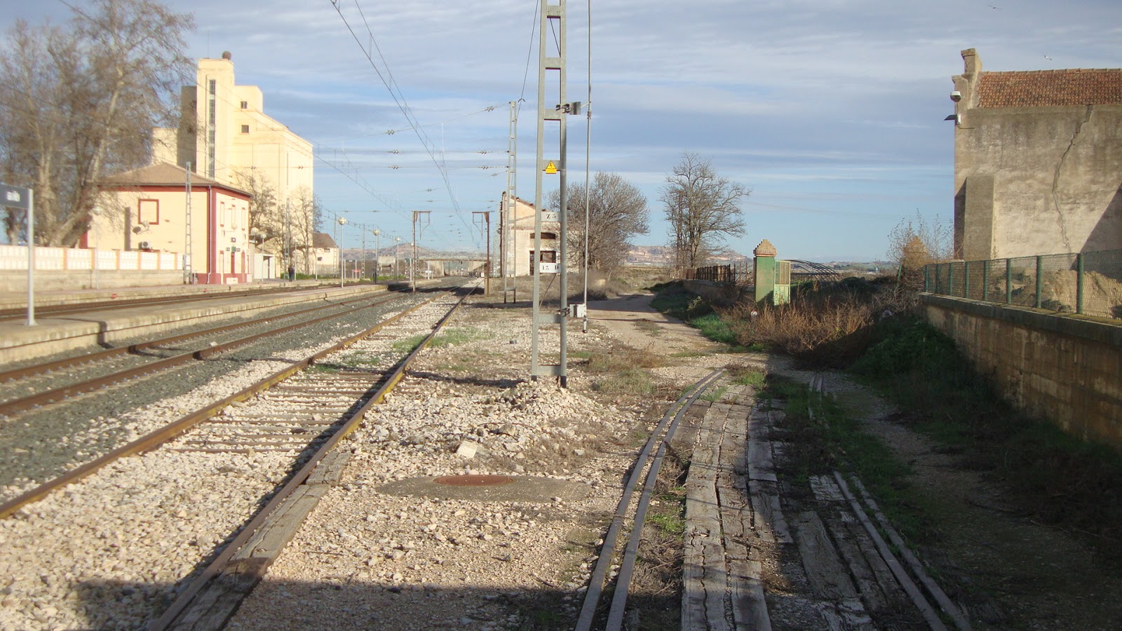 Asociación Altoaragonesa de Amigos del Ferrocarril Estaciones de