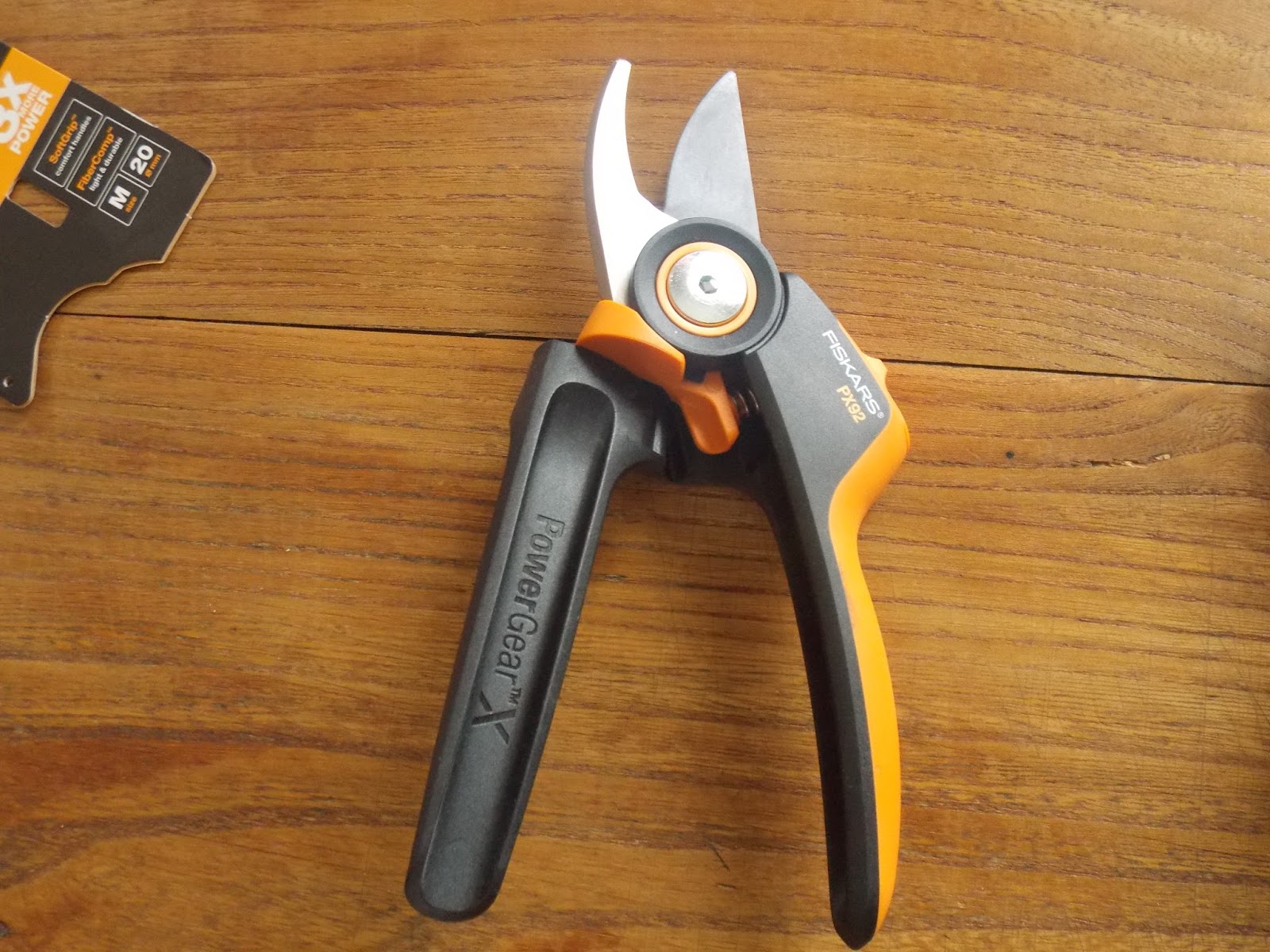 Test du sécateur à crémaillère et à poignée tournante PowerGear X PX92