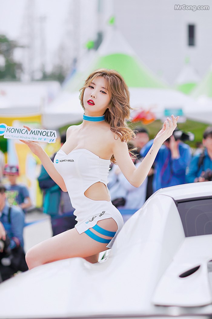 Heo Yoon Mi&#39;s beauty at the CJ Super Race event, Round 1 (70 photos) photo 1-17