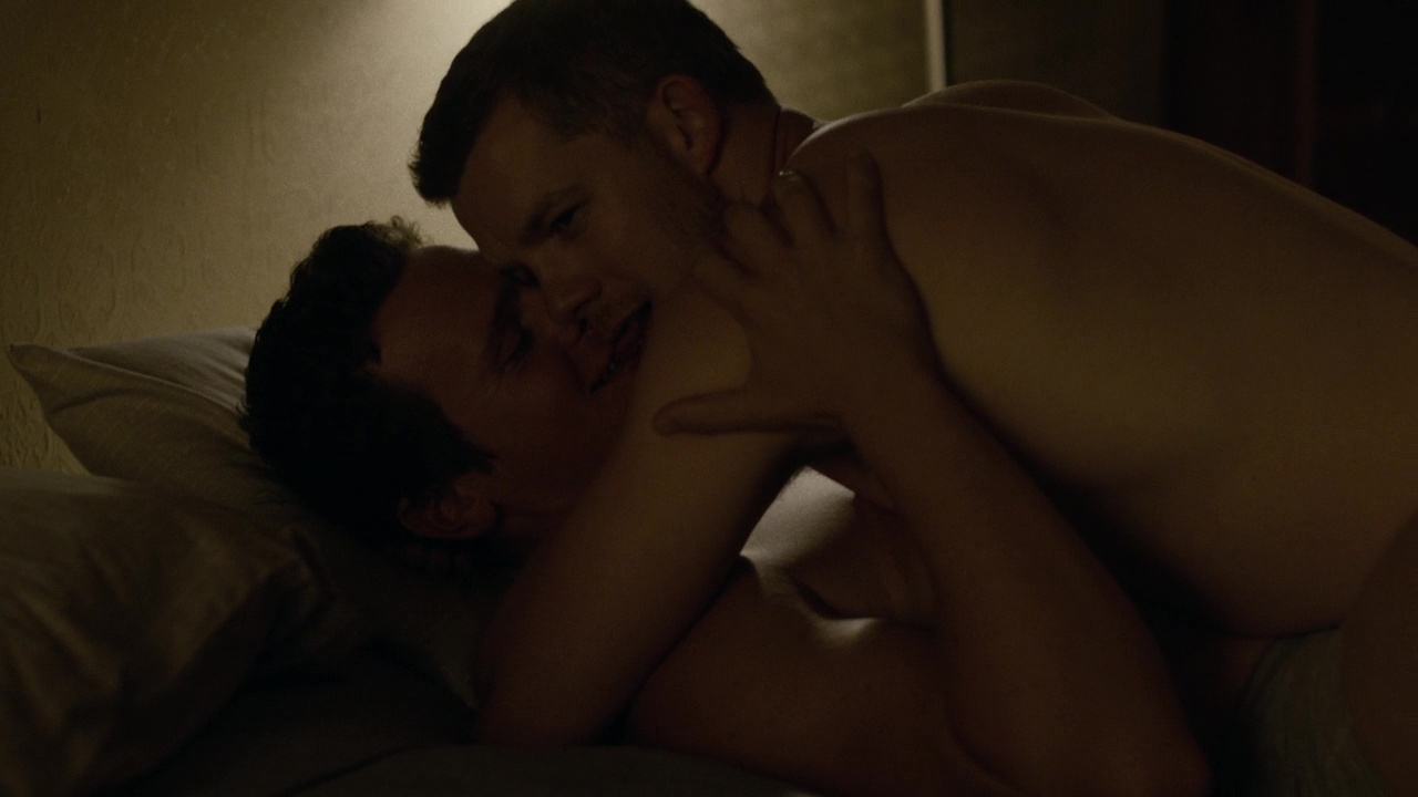 Jonathan Groff and Russell Tovey nude in Looking 2-03 "Looking Top To ...