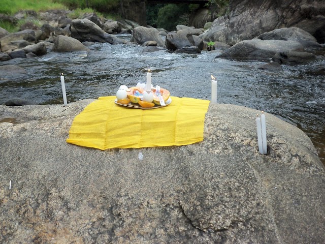 Ofrenda a Oshun en el rio para retorno