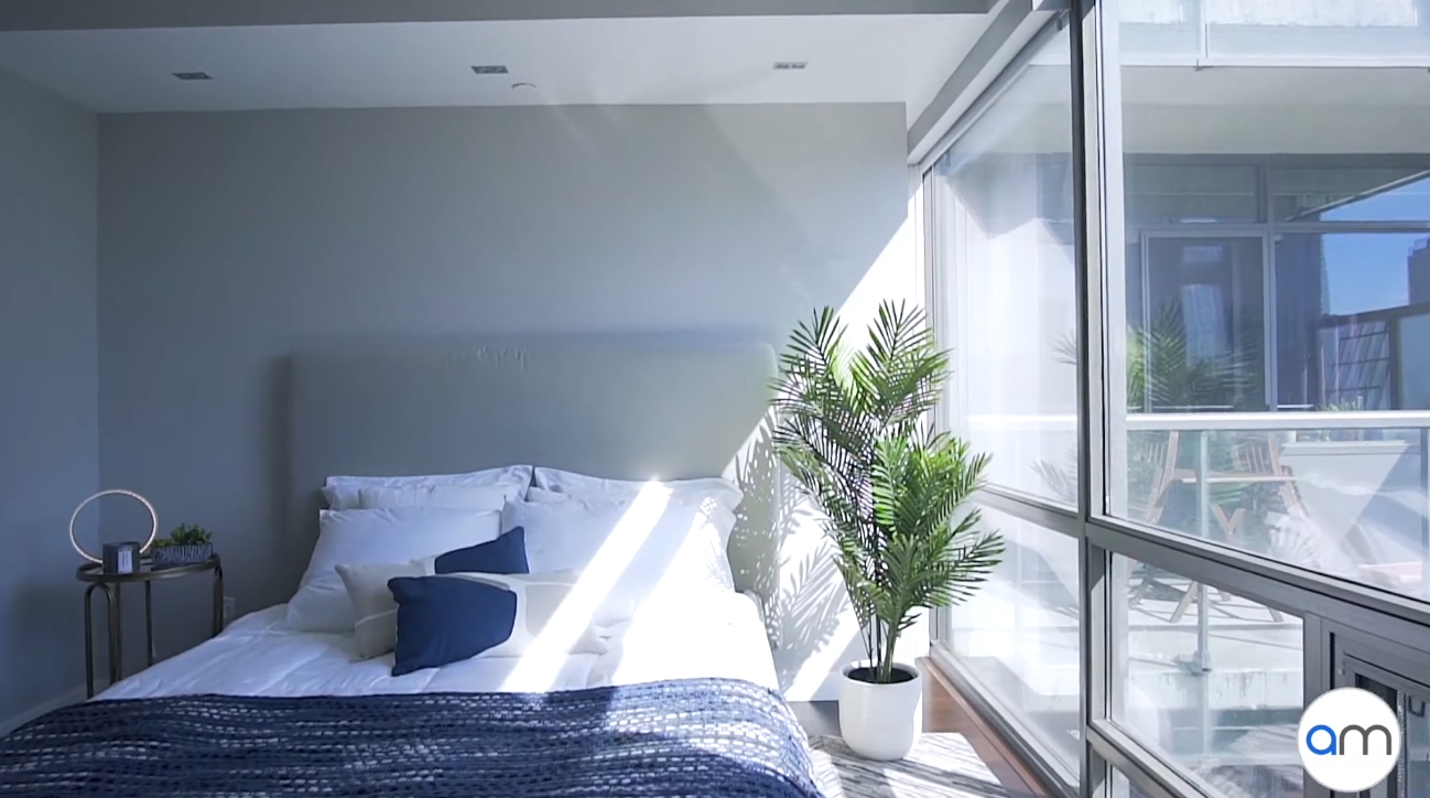 14 Photos vs. 55 Stewart St, Toronto Condo Interior Design Tour