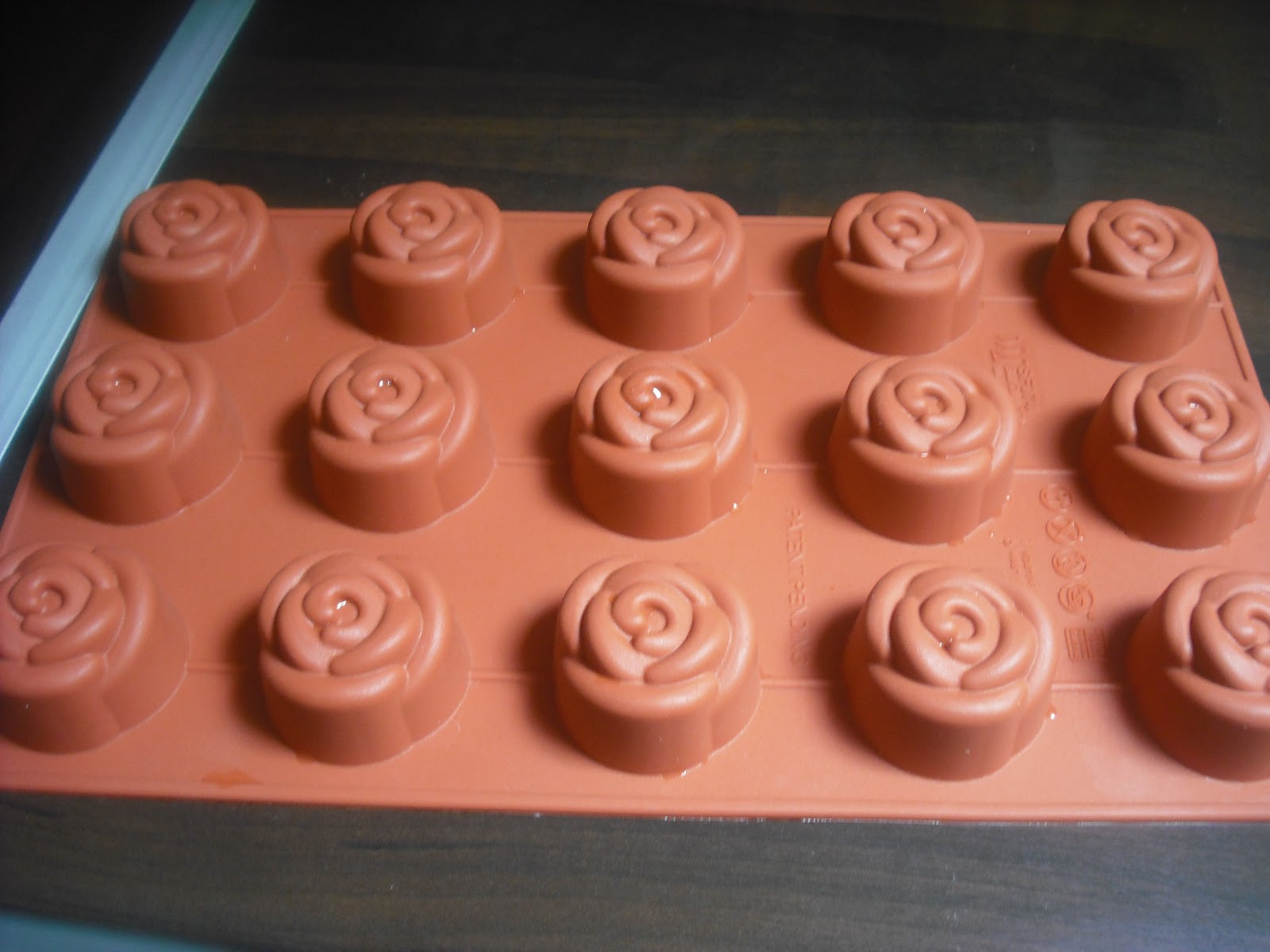 Operación Pastelito:: Bombones de chocolate en forma de rosa