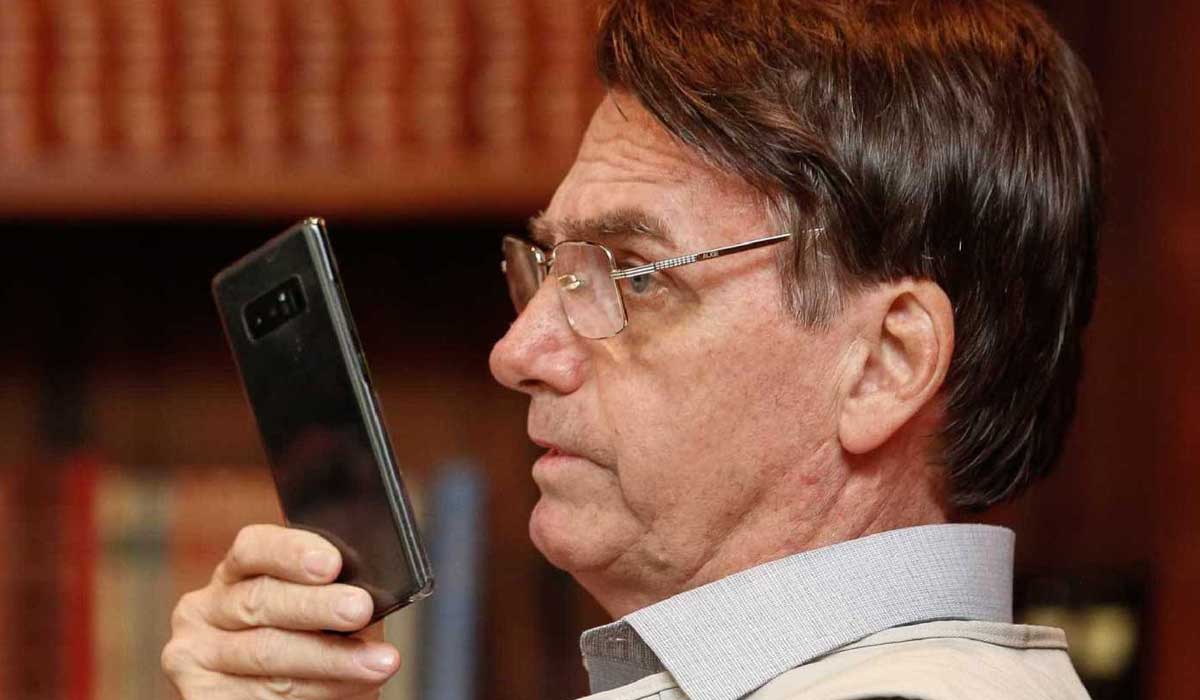 Bolsonaro se recupera de cirurgia e deve ter alta em 10 dias