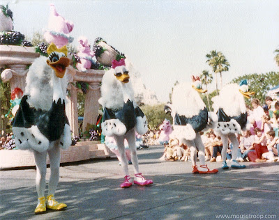 Disney Ostriches Fantasia Parade Flights Fantasy Disneyland