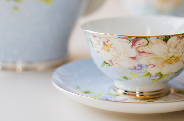 How to Make the Perfect Pot of Tea - a quick and easy tutorial on making beautiful tea - a must read if you're hosting an afternoon tea - by Eliza Ellis