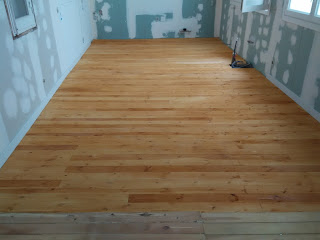 Tarima de pino nueva teñido imitación contraste 2 Tarima de pino nueva teñido imitación contraste 2