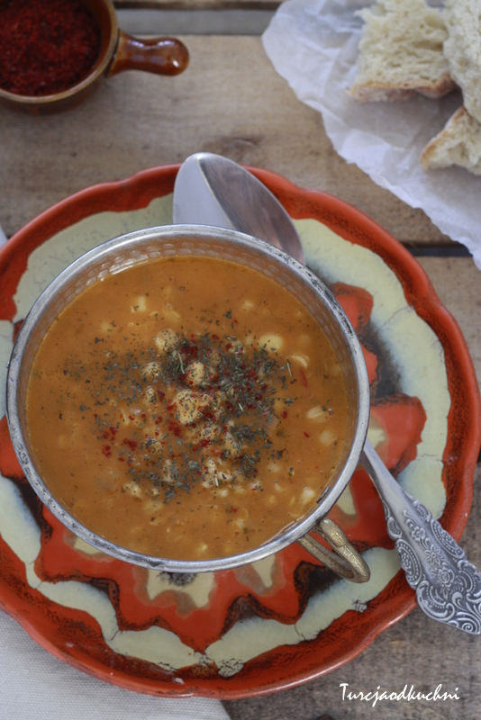 Zupa z soczewicy  Alaca çorbası