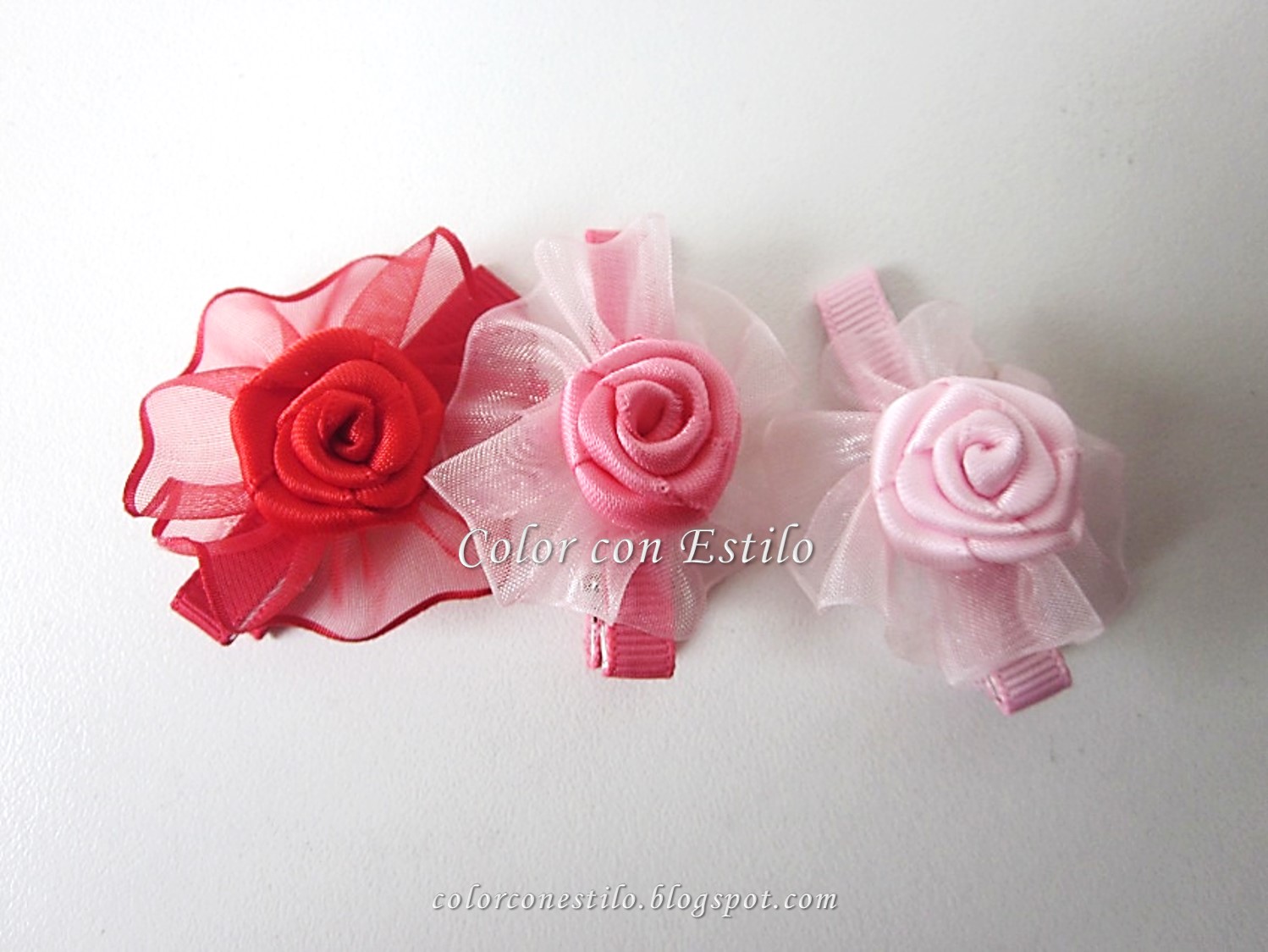 Lindos ganchitos rosas para niñas elaborados satinada y organza