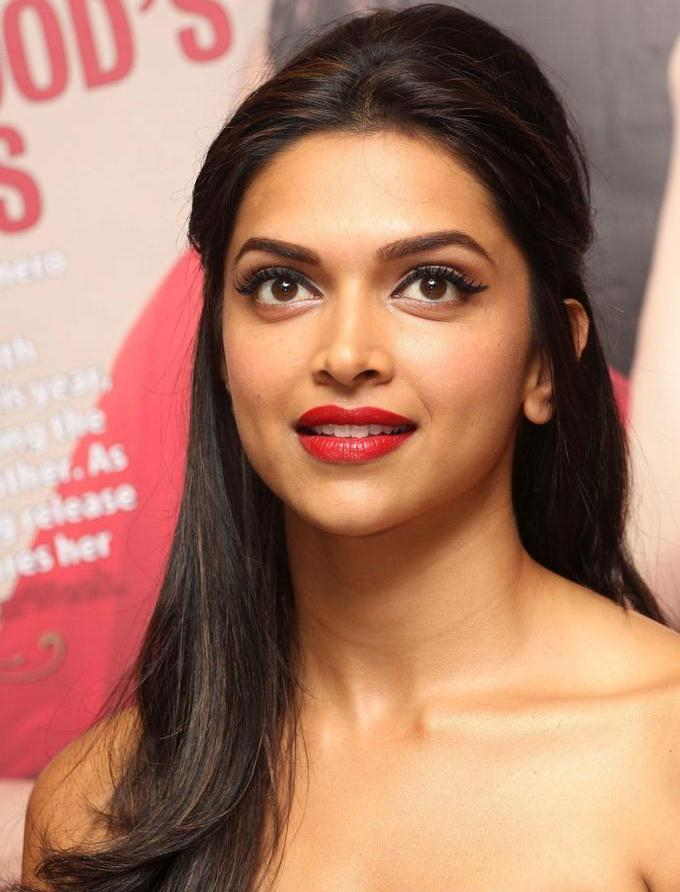 Bollywood Actress Oily Face Closeup Photos Deepika Padukone