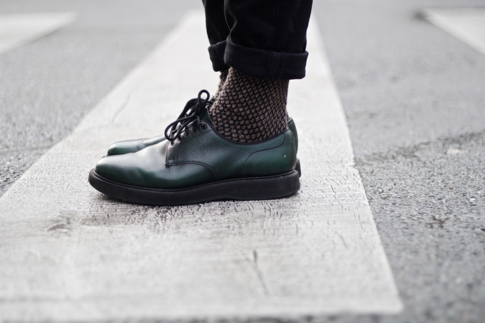 BLOG-MODE-HOMME_APC_jeans-petit-standard_april77-blouson_churchs-leyton_royalties-chaussettes-bordeaux-style_scotch-and-soda