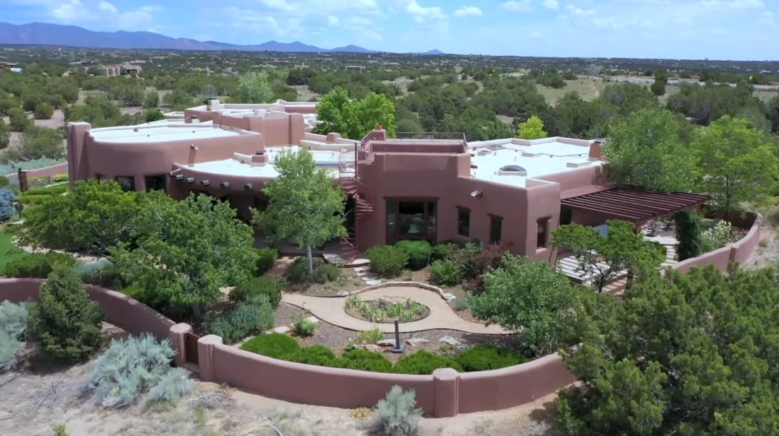 Tour 2 Indian Pony, Santa Fe Luxury Home vs. 29 Interior Design Photos