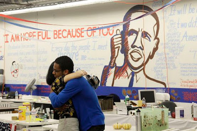 Obama é reeleito e comemora (Fotos) 3 festejoscalif.jpg