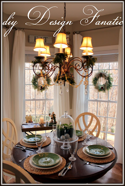 Christmas, Christmas in the breakfast room, Christmas decorating, cottage, cottage style, farmhouse, farmhousestyle, diyDesignFanatic.com
