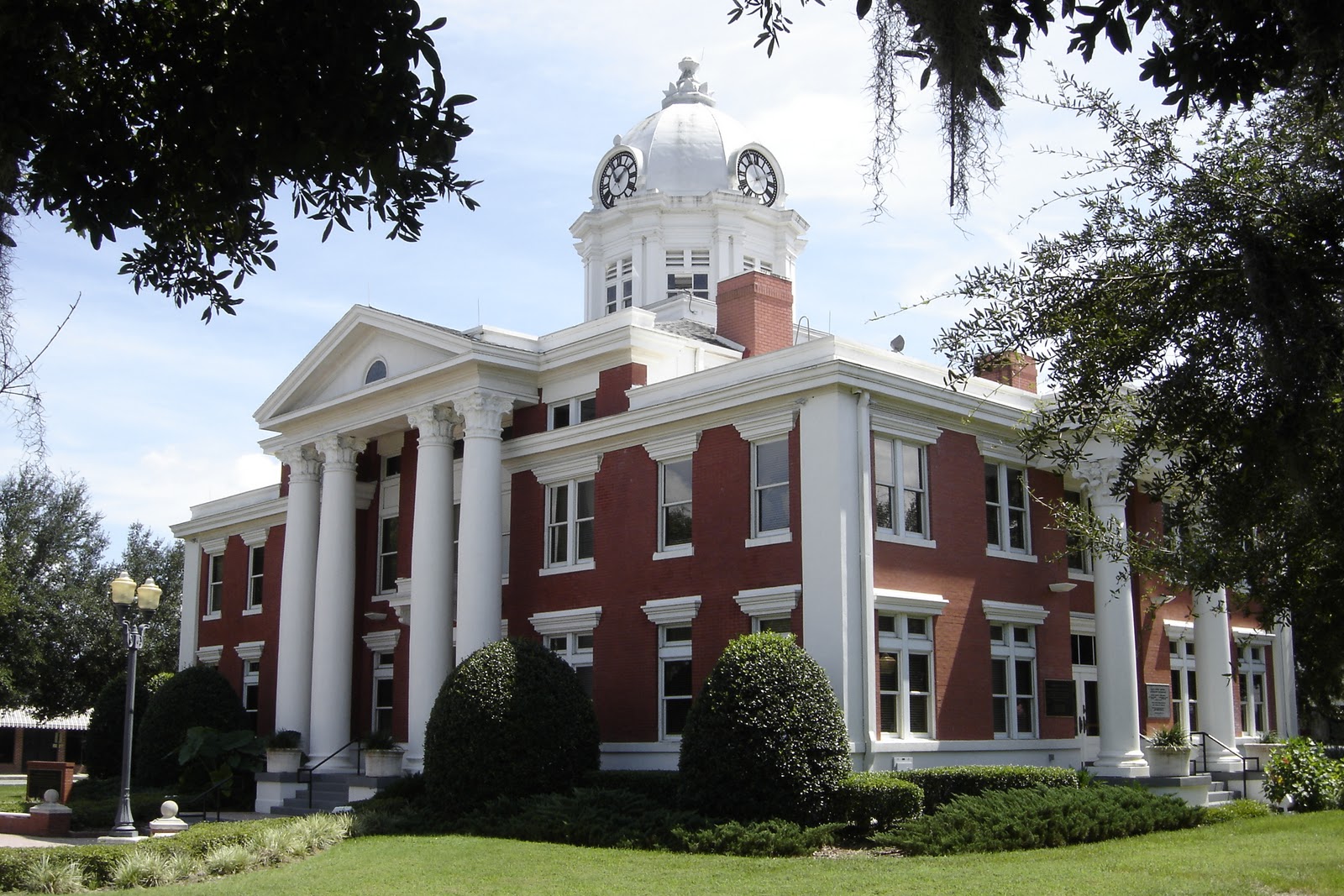 Places To Go, Buildings To See: Pasco County Courthouse - Dade City