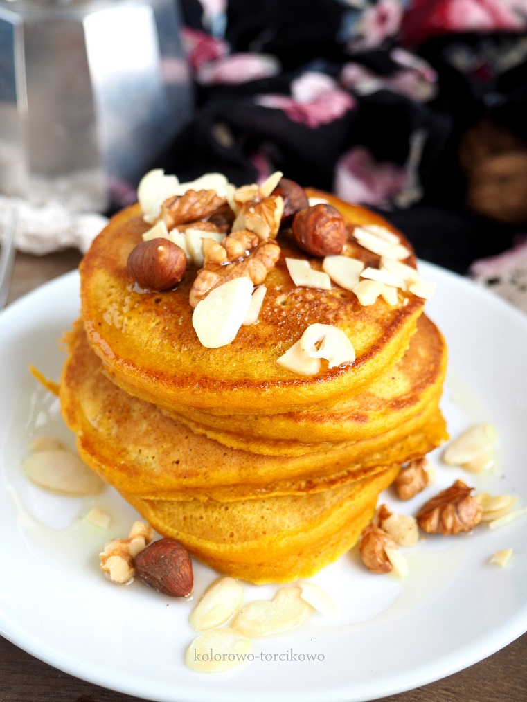 Marchewkowe pancakes kolorowotorcikowo