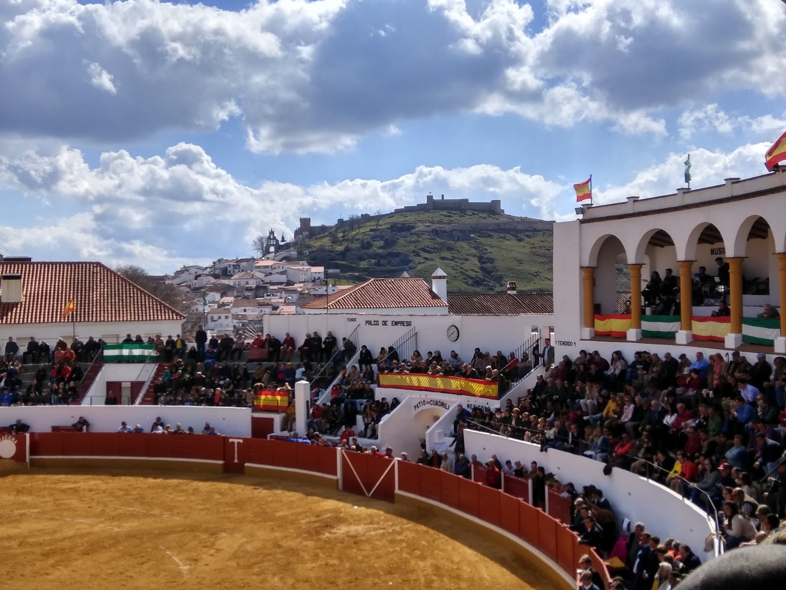 Foto de Plaza de Toros de Aracena en Los Marines, Huelva