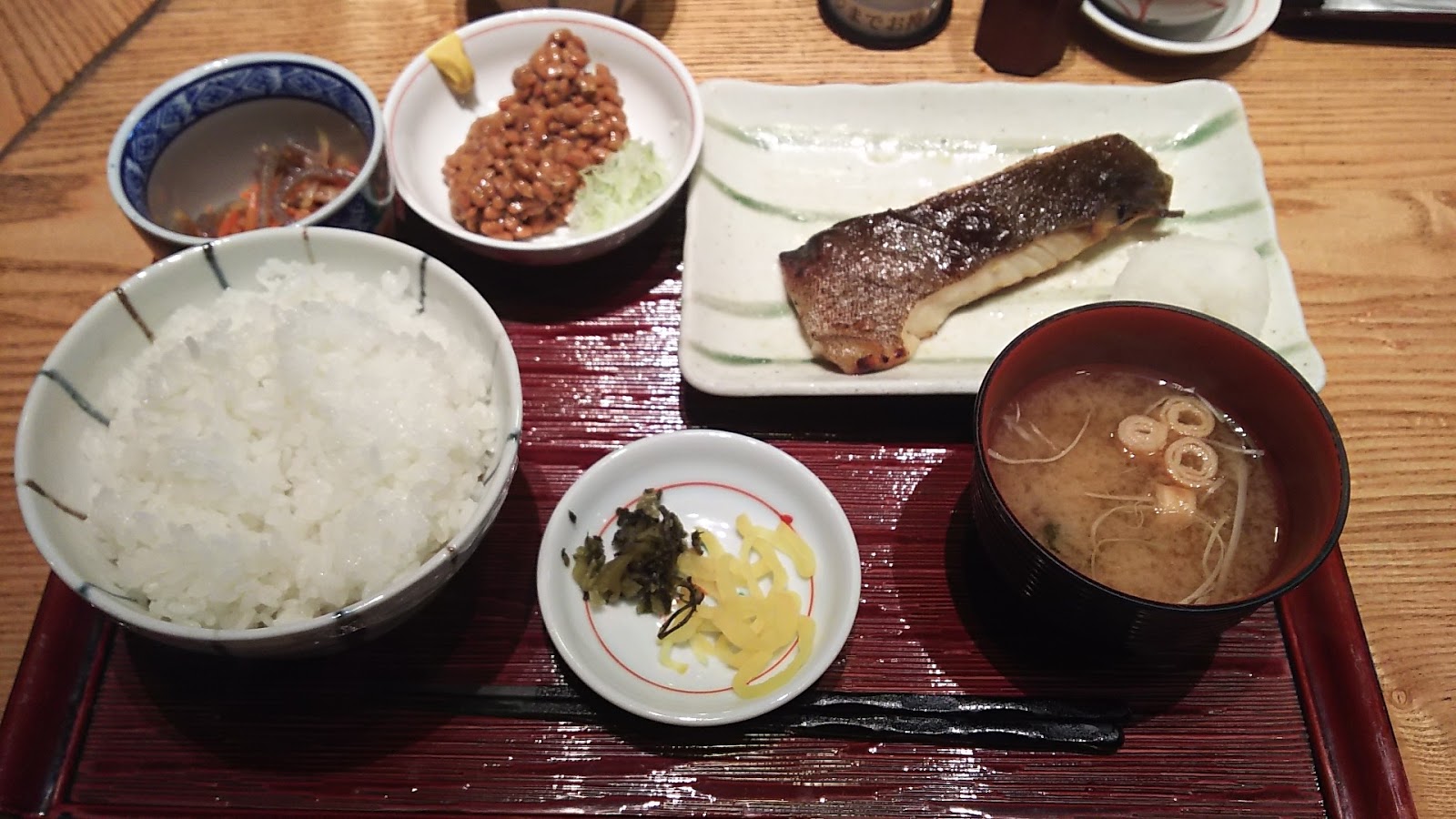 新宿御苑前 御苑 炉庵 ギンダラ西京焼き定食 納豆 新宿あたりのランチのブログ