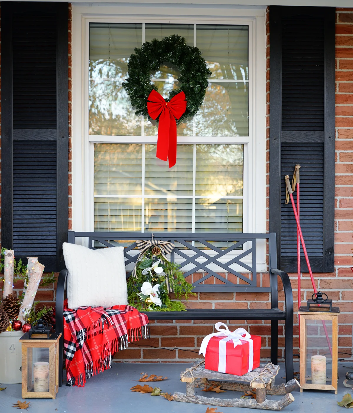 wreaths on windows, Christmas wreaths on exterior windows, Colonial house with wreaths in windows, wreath on chimney