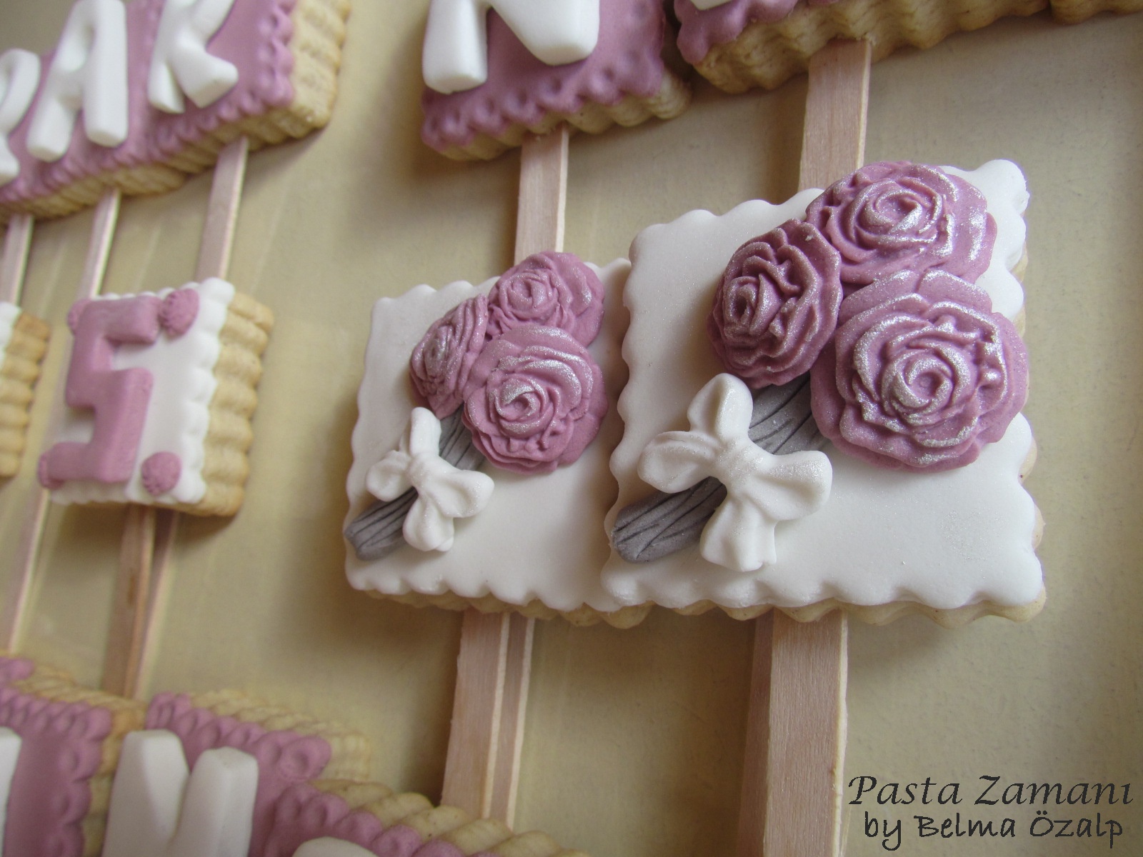 PASTA ZAMANI BY BELMA ÖZALP BARBİE BEBEKLİ PASTA