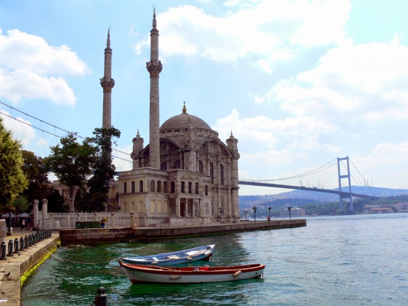 ايجار سيارة بسائق عربي وجولات سياحية في اسطنبول ، تركيا 1055Yeni_Mecidiye_Camii