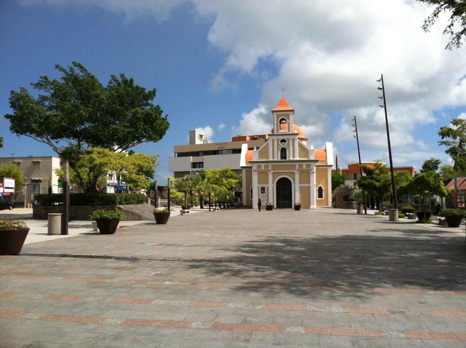 Descubriendo nuestra historia Conociendo a Puerto Rico CAROLINA LA