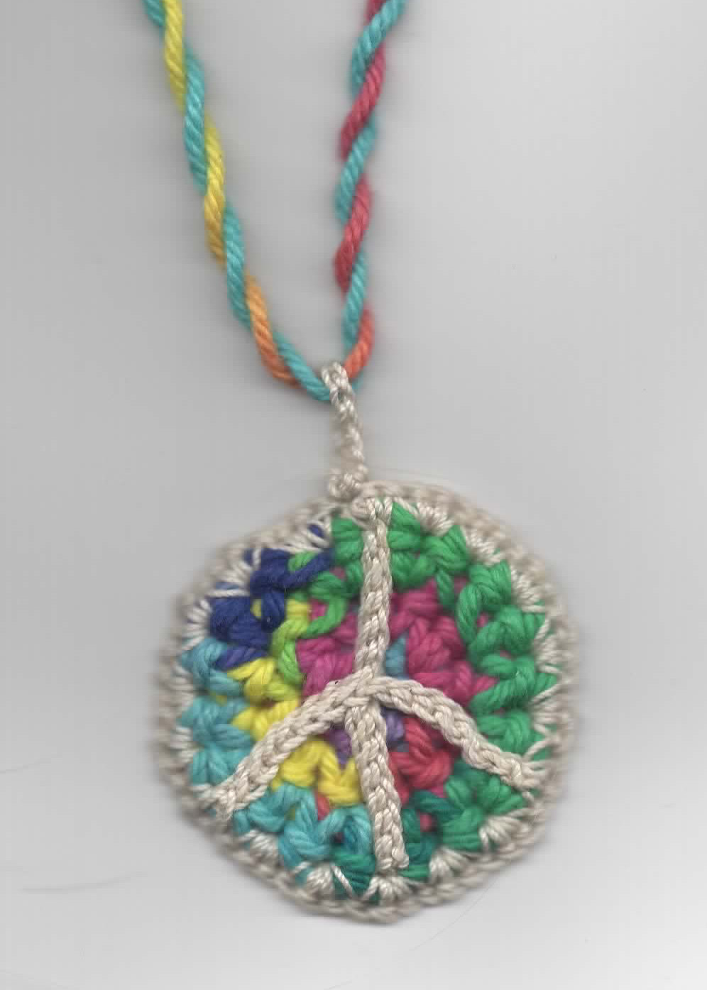 Crochet peace symbol pendant- with pattern!