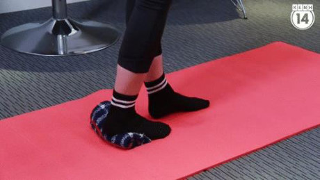 Tan dung vat quen thuoc nay de thon gon bap chan ma khong so len co - Anh 3