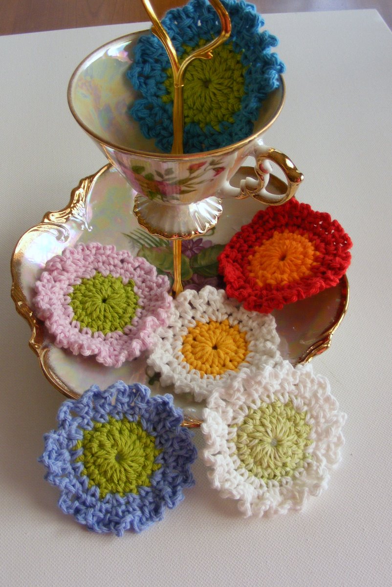 Quilted Cupcake Crochet Flower Garland Tutorial