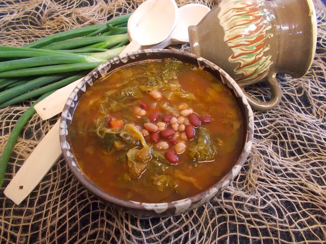 Ciorba de fasole cu salata verde