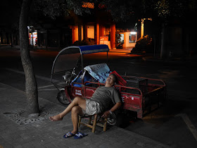 man sleeping in Ganzhou, Jiangxi