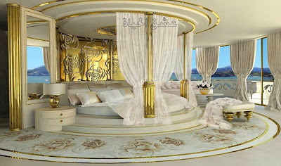 حصري وبالصور يخت‬ الجمال المطلي بالذهب وهو مخصص فقط للنساء شاهده الآن