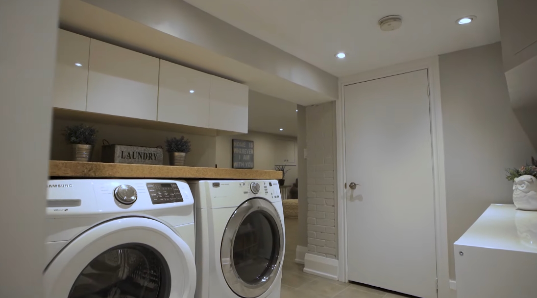 22 Interior Design Photos vs. 29 Springdale Blvd, Toronto Luxury Home Tour