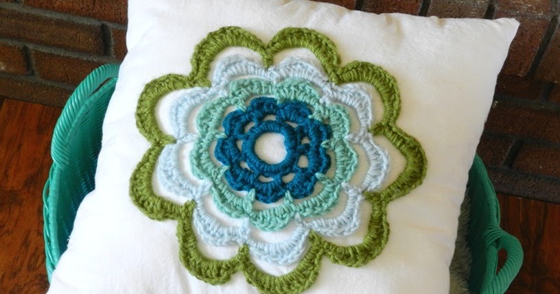 Grow Creative Blog: Summer Flower Pillow and another Free Crochet Pattern