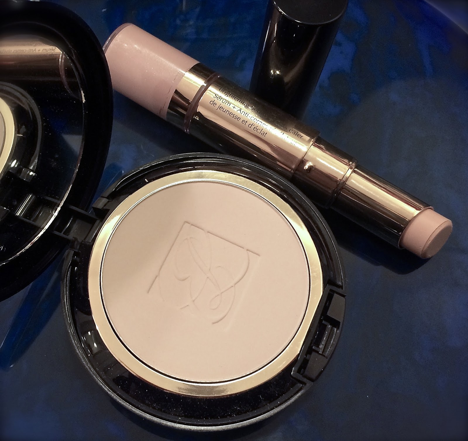 Dancers Guide: Review: Estee Lauder Perfectionist Serum + and Double Wear Powder