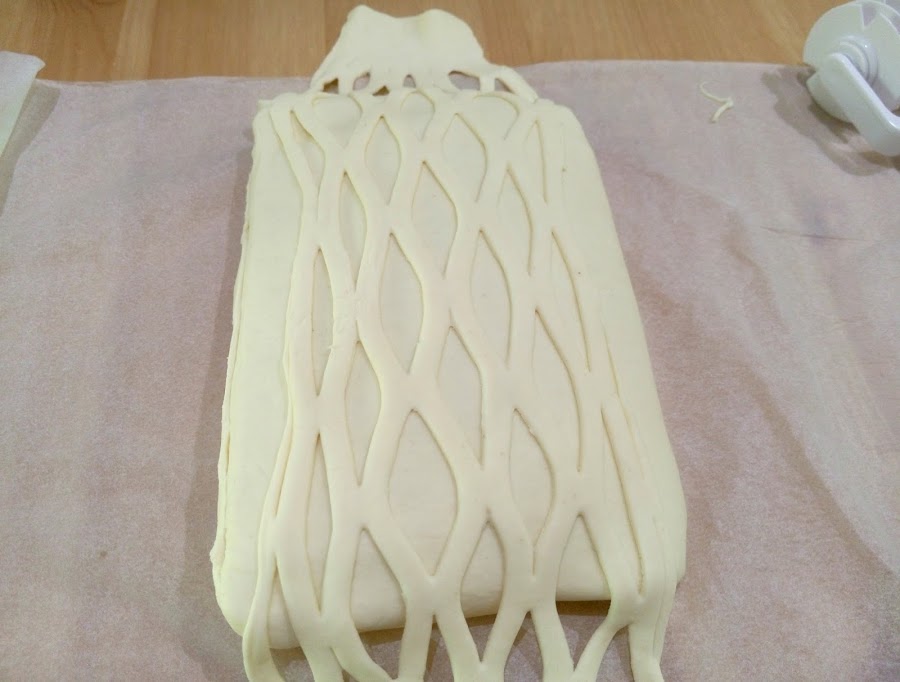 Decorar-el-hojaldre-con-rejilla