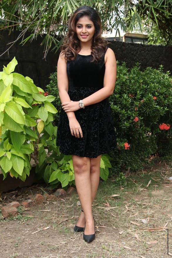 Anjali at Balloon movie trailer launch