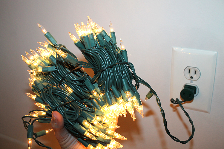 How to decorate the perfect Christmas tree in 10 steps (and dismantle