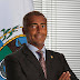 Homens com fuzis invadem bar e rendem candidato a vice de Romário