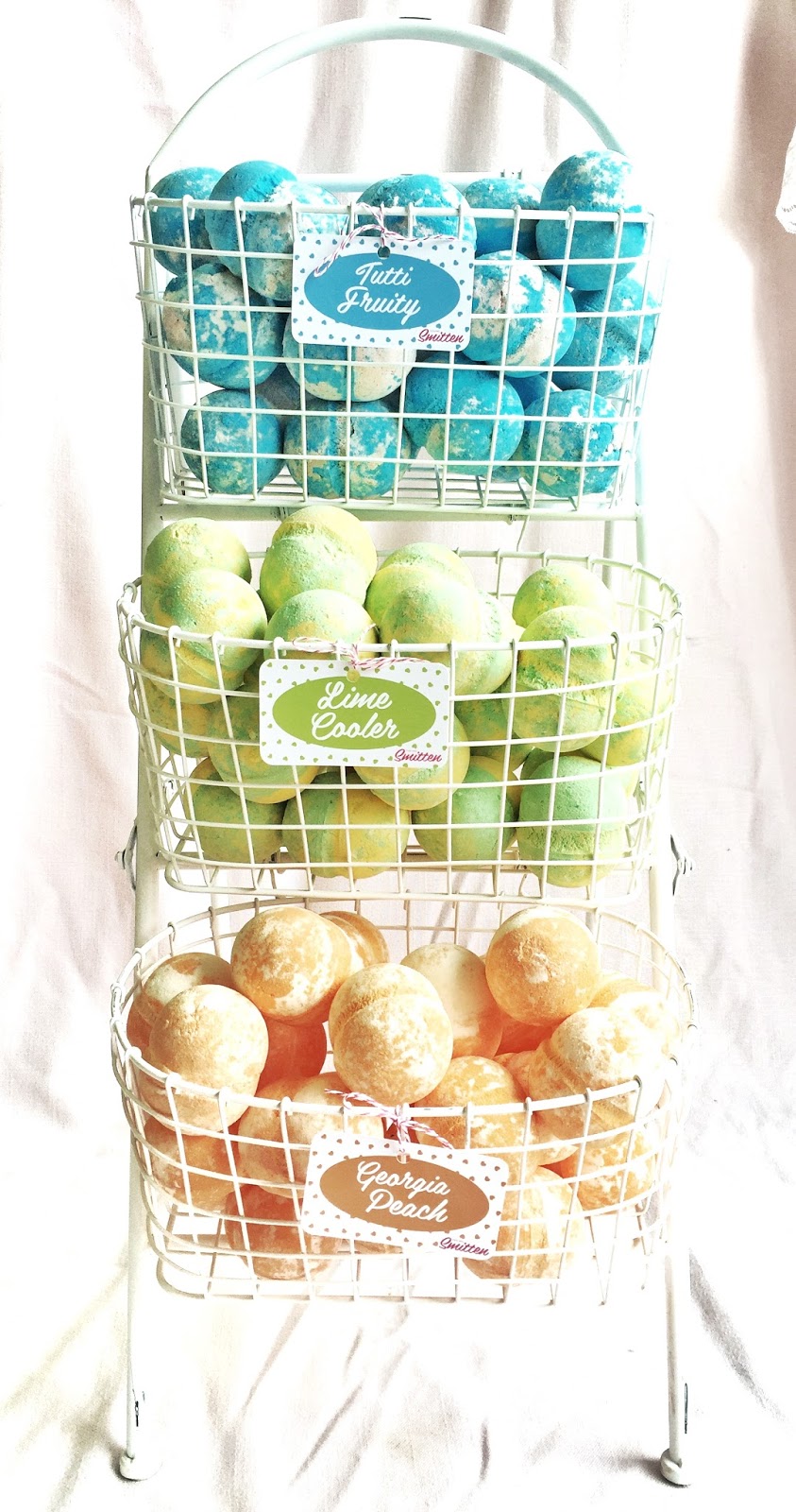 Feeling Smitten's Cupcake Cottage New Bath Bomb Display Ideas