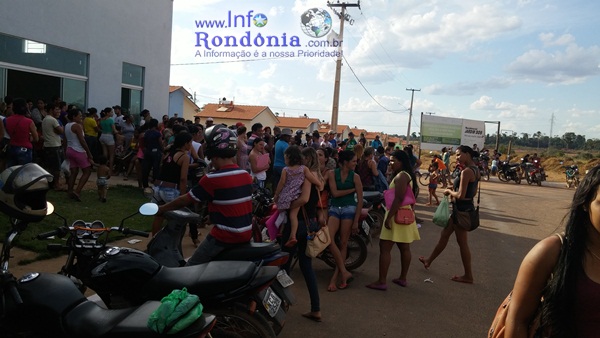 Rolim de Moura: Falsa entrega de chaves das casas do programa do Governo Federal provoca revolta em populares
