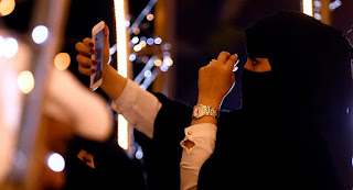 بعد رهف القنون.. نجود المنديل فتاة سعودية أخرى تنشر فيديو مُثير للجدل على مواقع التواصل الاجتماعي