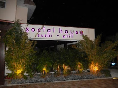 Social House - YL810WiQu