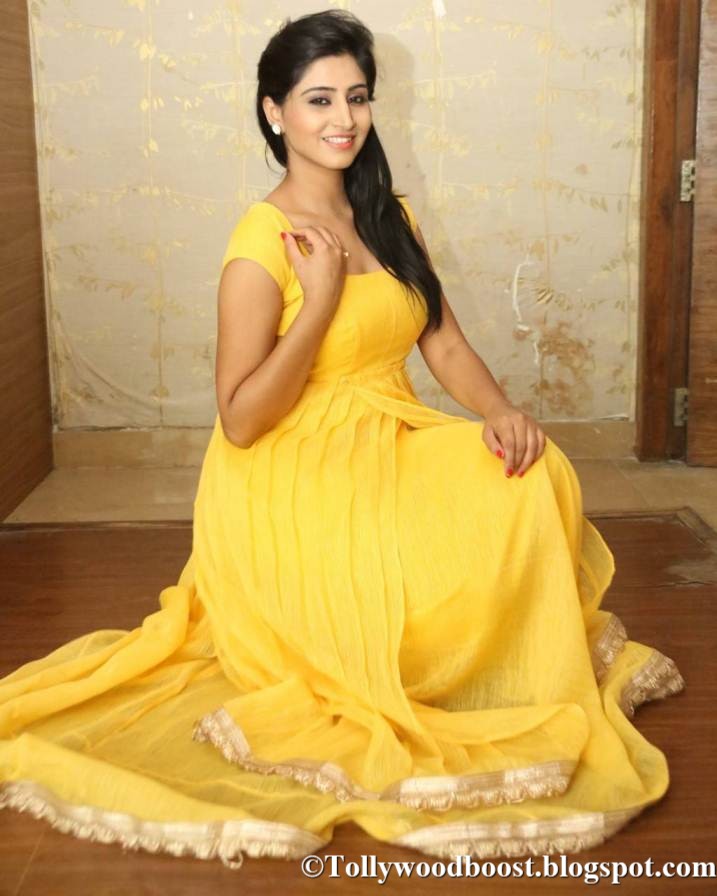 Telugu Actress Shamili Hot Photo Shoot In Yellow Dress 2017