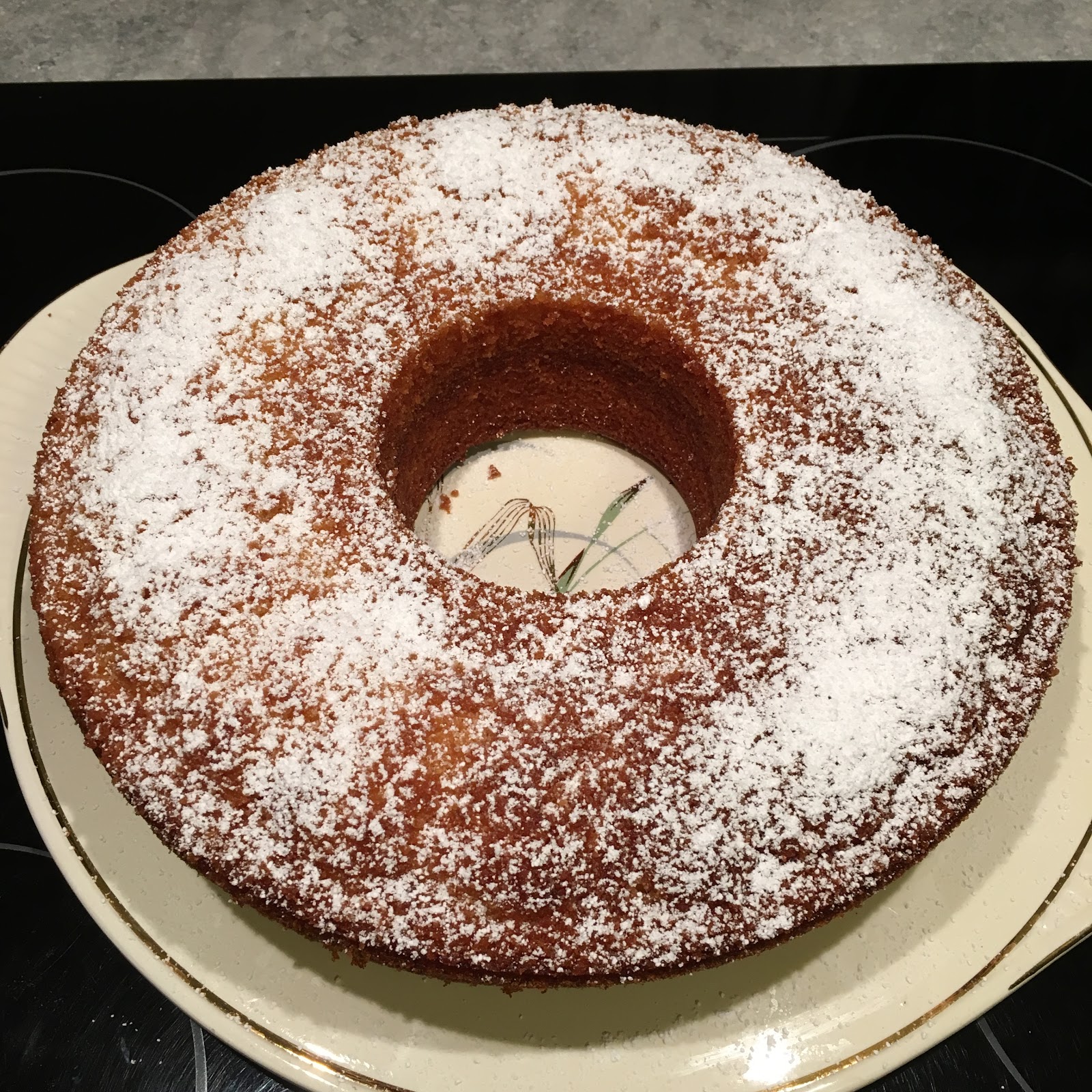 Ein Stück heile Welt : Eierlikörkuchen von Oma