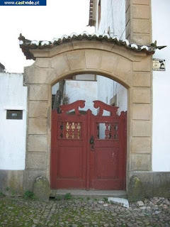OGIVAL DOORS / Portas Ogivais, Castelo de Vide, Portugal