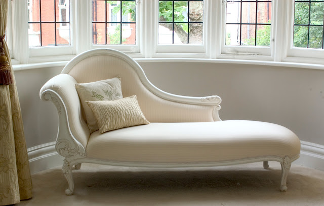 Elegance of living: Chaise Longue Sofa Designs