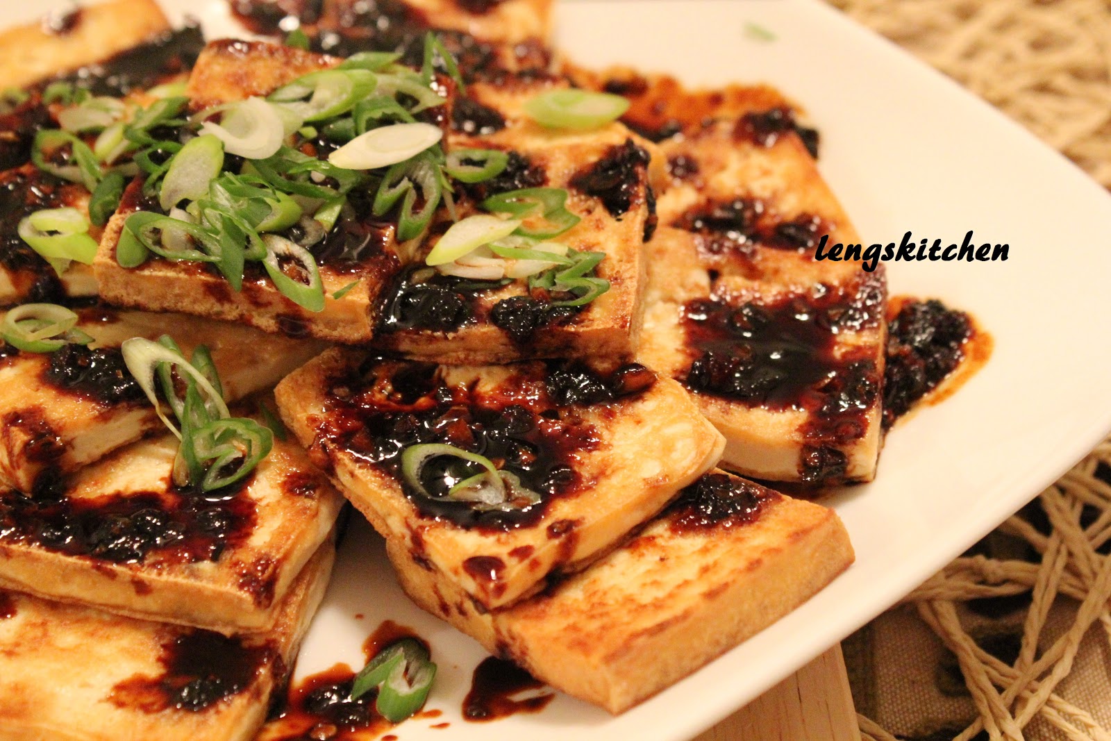 Kitchen Chaos Pan Fried Tofu with Dark Sweet Soy Sauce 油煎黑酱油豆腐